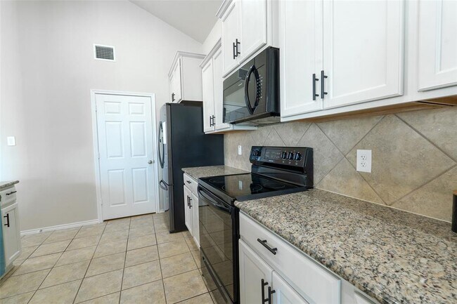 Building Photo - 5409 Rimes Ct