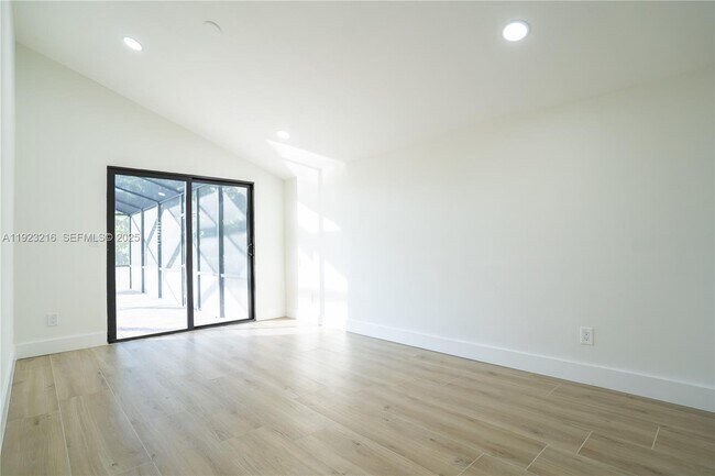 Building Photo - 16701 Bobcat Dr