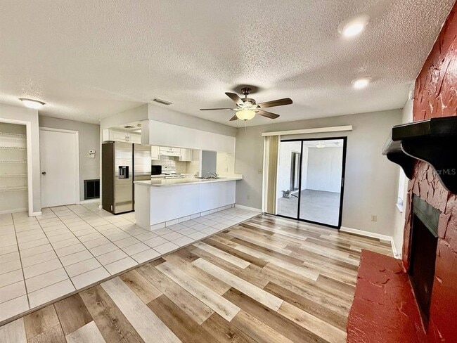 Building Photo - 4223 Summerdale Dr