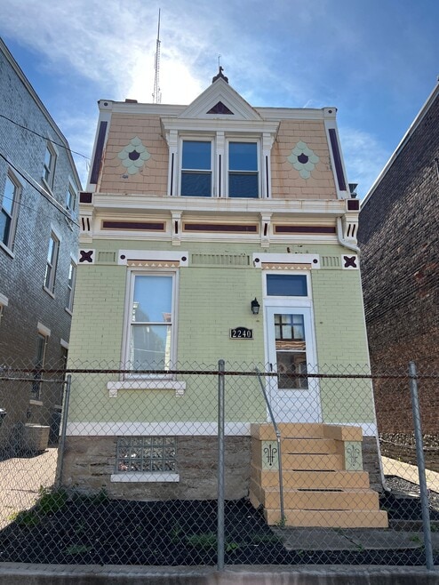Building Photo - 2240 Flora St