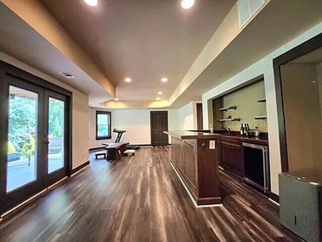 Building Photo - 10795 Cauley Creek Dr