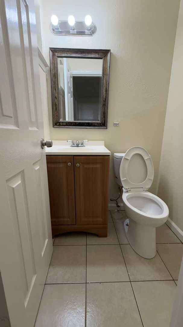 Building Photo - Beautiful 3 Bedroom in Mesquite!