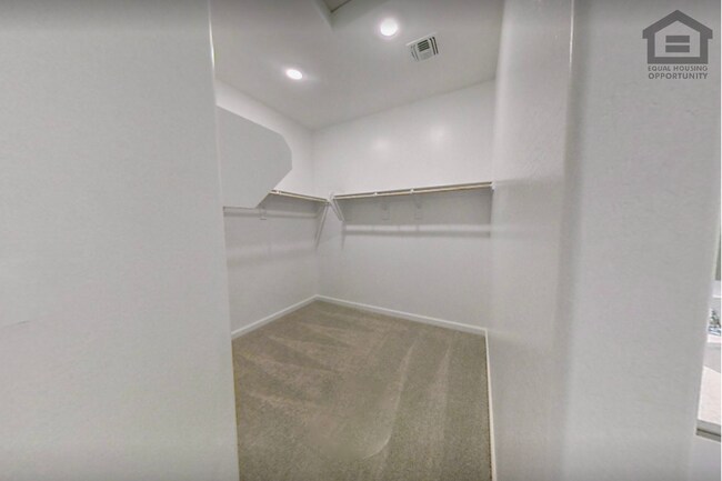 Building Photo - 18236 Avenida del Sol W
