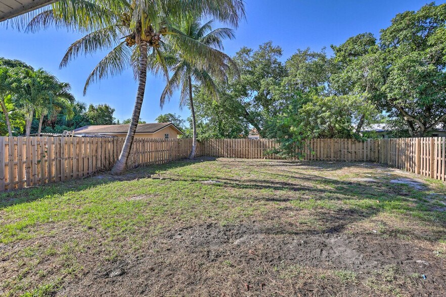 Building Photo - 846 NW 111th St