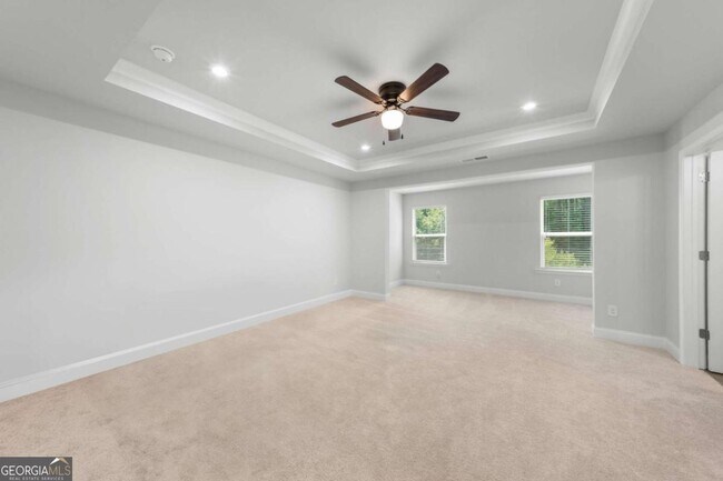 Building Photo - 96 Fairway Dr