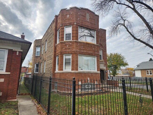 Building Photo - 7300 S Calumet Ave