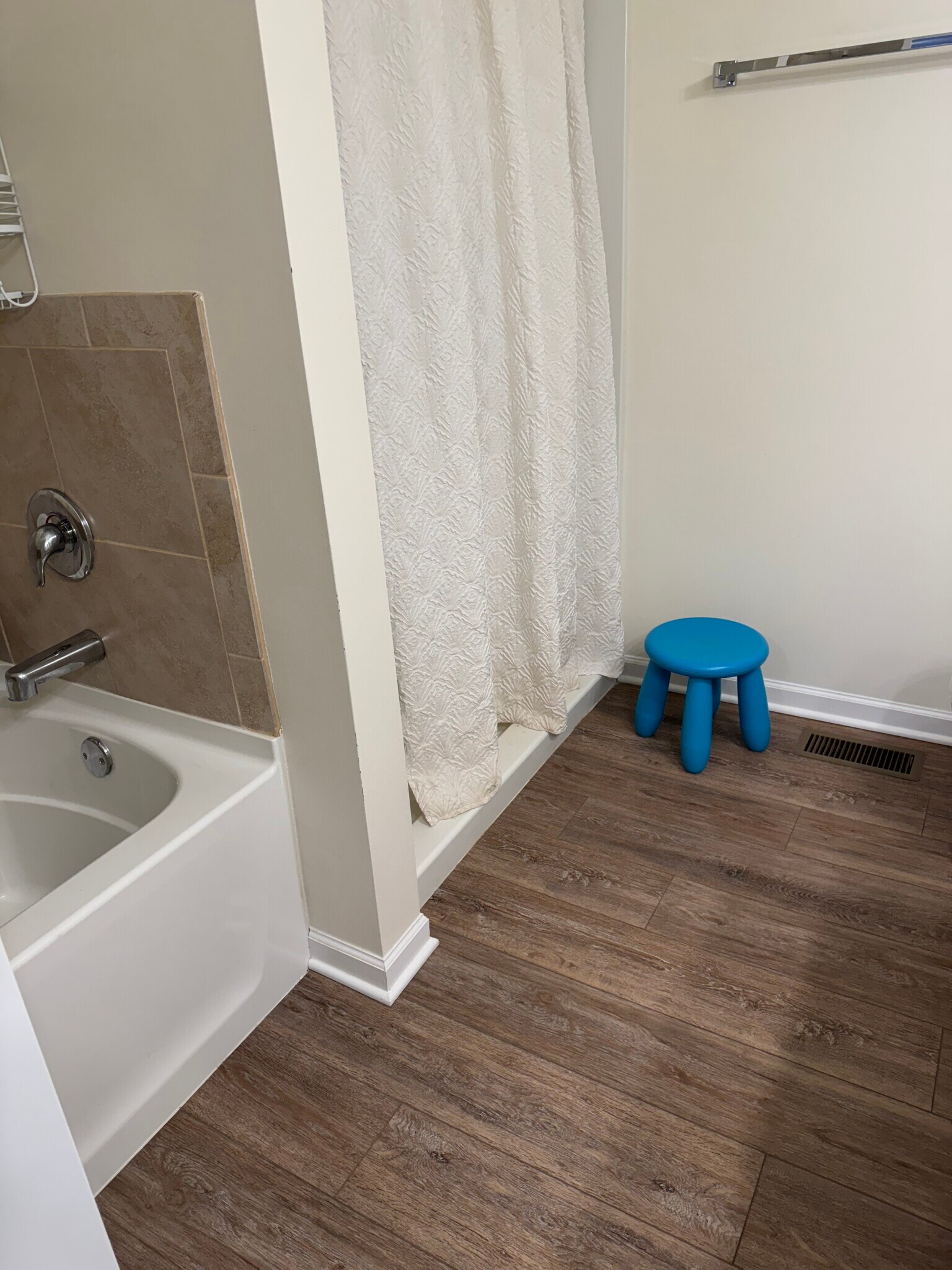 Primary Bath - 938 Lexington St