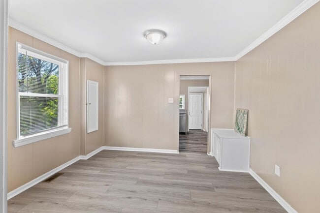 Building Photo - 1308 Columbia Rd