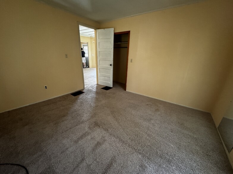 Bedroom - 301 S Pleasant St