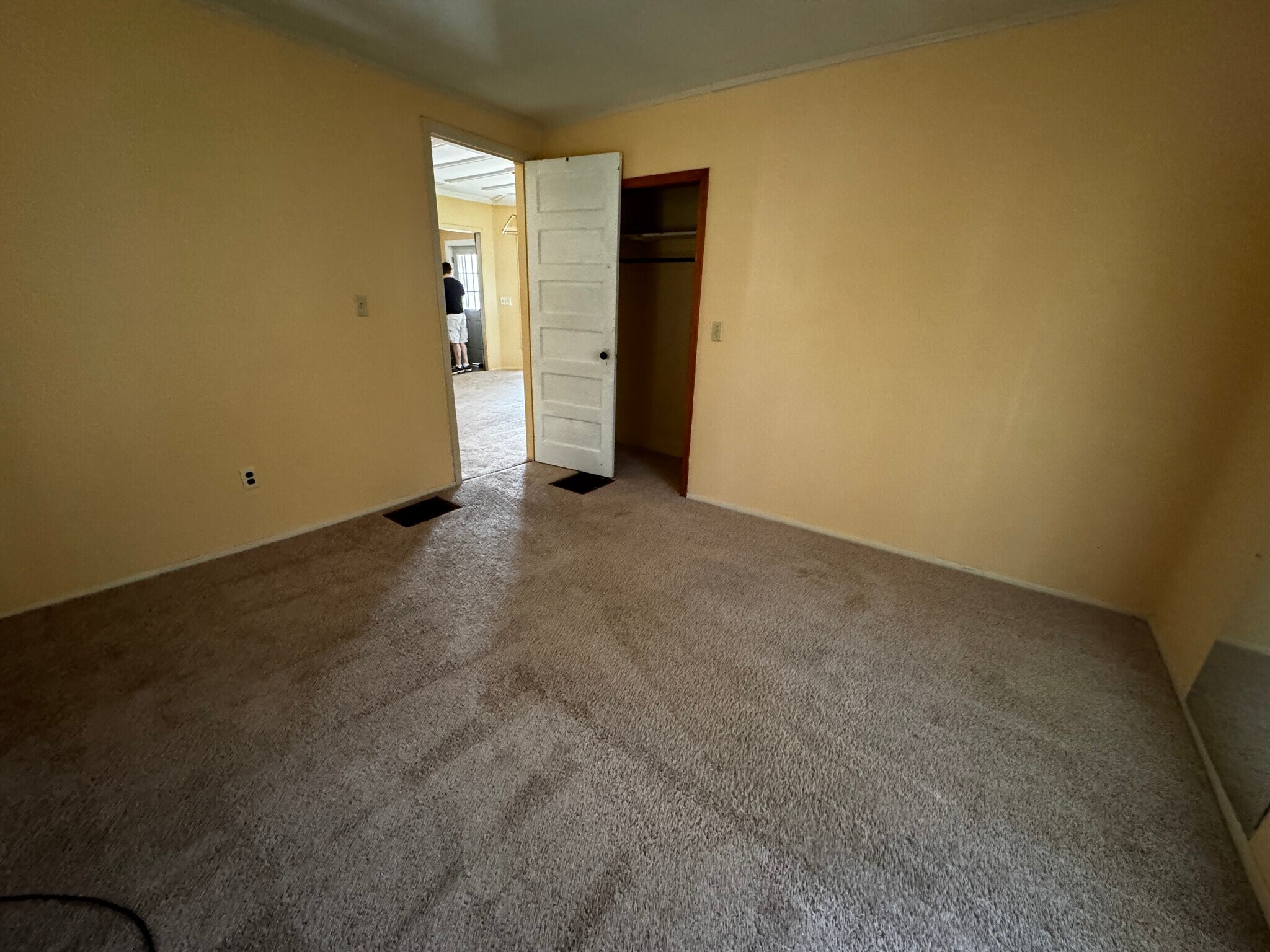 Building Photo - 301 S Pleasant St