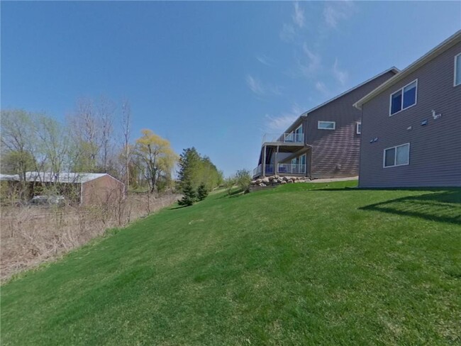 Building Photo - 1341 Meadow Ln