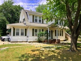 Building Photo - 579 13th St