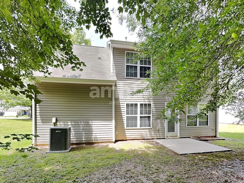 Building Photo - 121 Whitby Dr