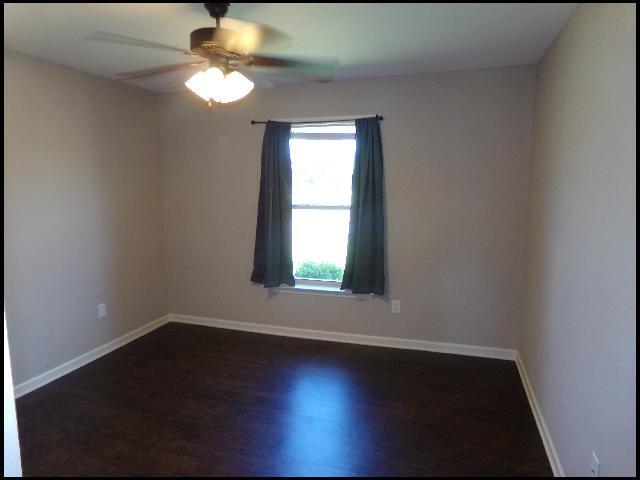 Building Photo - 2405 Canterbury Ln