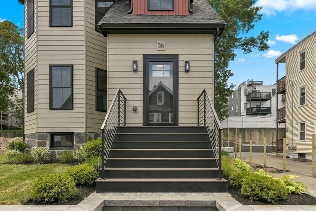 Building Photo - 36 McKone St