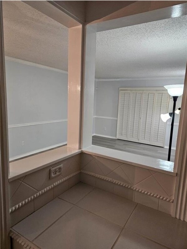 Building Photo - 1251 Henckley Ave