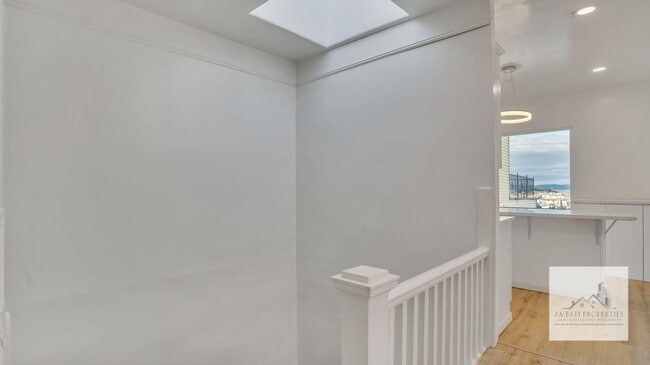 Building Photo - 2610-2612-2612 Greenwich St