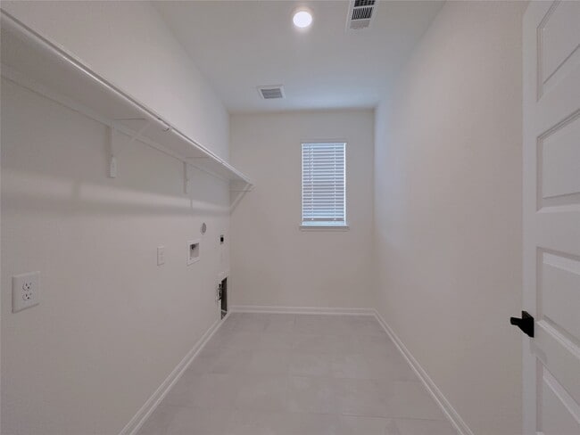 Building Photo - 25630 Moreleigh St