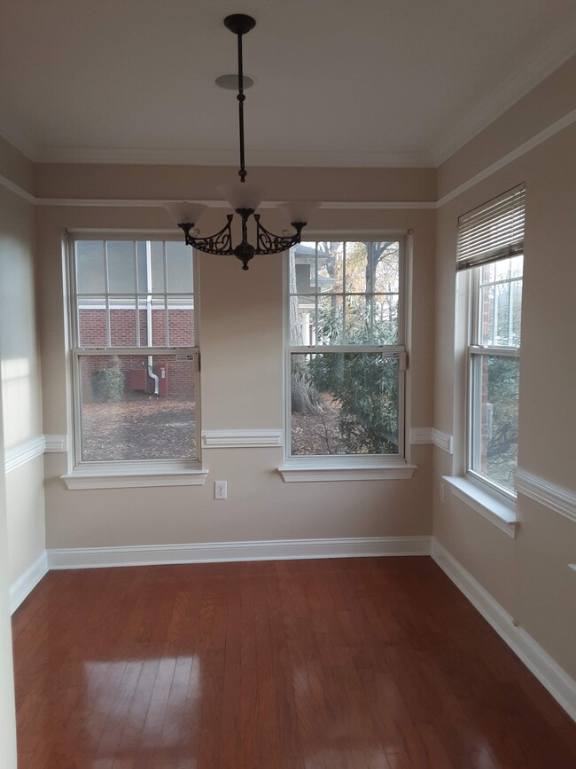 Dining Room - 626 E 9th St