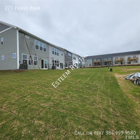 Building Photo - 273 Pansy Pk