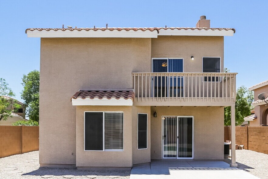 Building Photo - 7922 W Laurel Ln