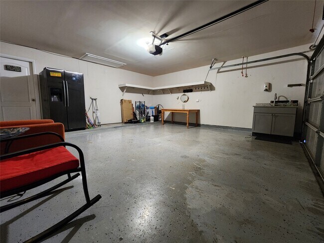 Building Photo - 4422 Meadow Way Dr