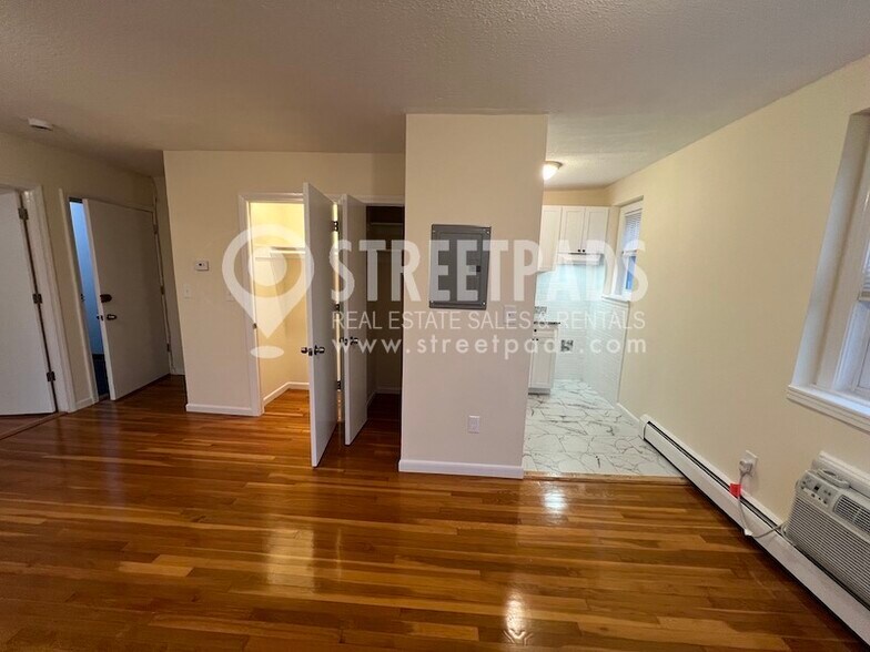 Building Photo - 2018 Commonwealth Avenue