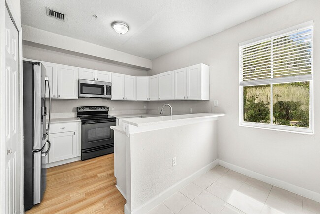 Building Photo - 1008 Shoma Dr