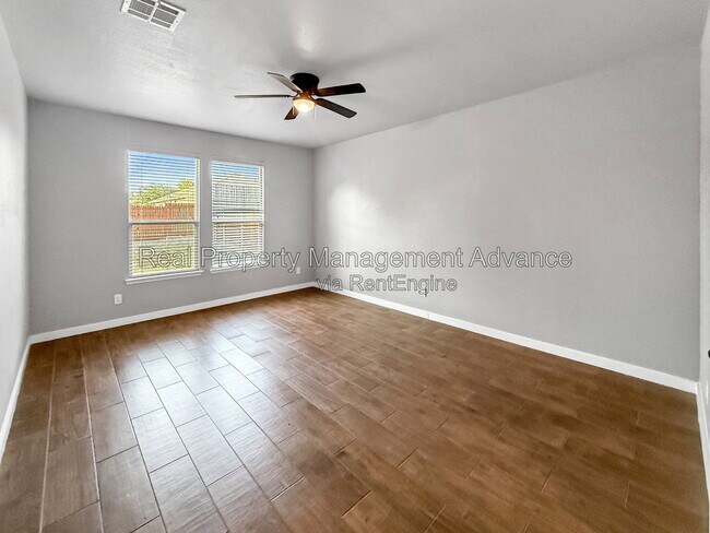 Building Photo - 512 Winchester Dr