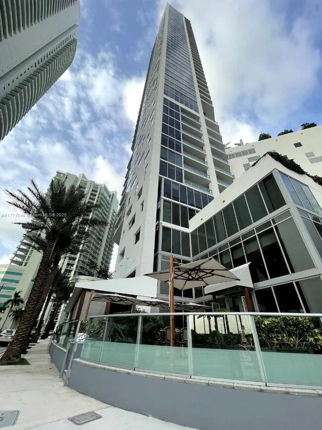 Building Photo - 1300 Brickell Ave