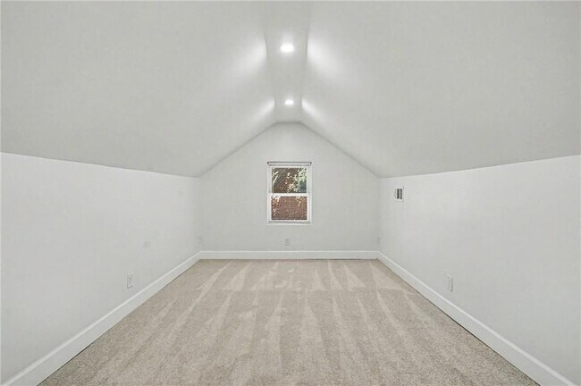 Building Photo - 1201 Walker Dr
