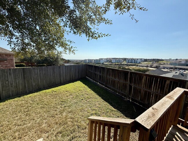 Building Photo - 5 bedroom, 3 bathroom home off TPC Parkway!