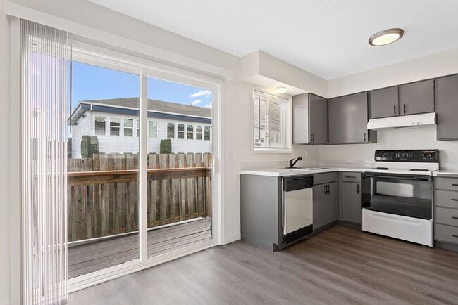 Primary Photo - Remodeled 2 bedroom across from Providence...