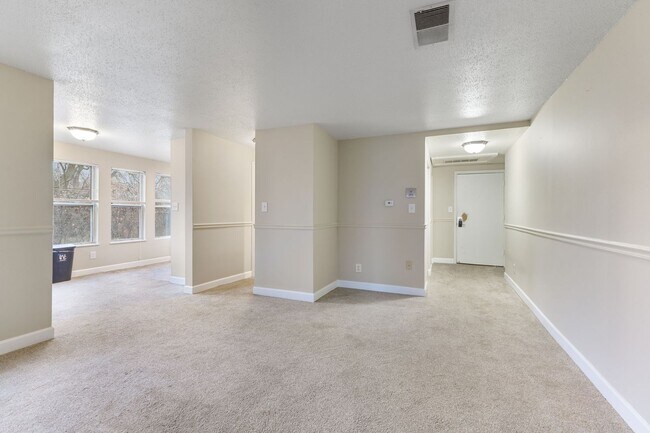 Building Photo - 3534 E Fall Creek Pkwy N Dr