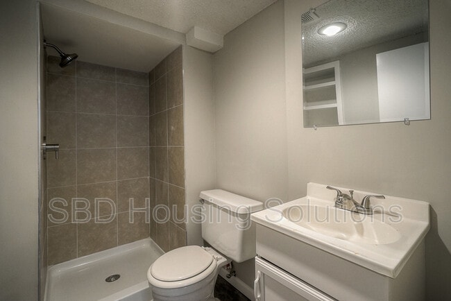 Building Photo - 5405 Woodson Rd