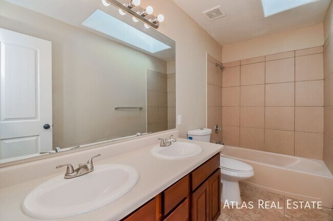 Building Photo - 2115 Hibbard Ln