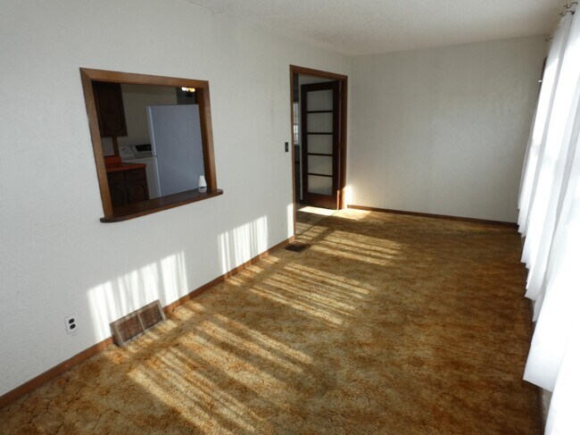 Building Photo - 326 N Monroe St