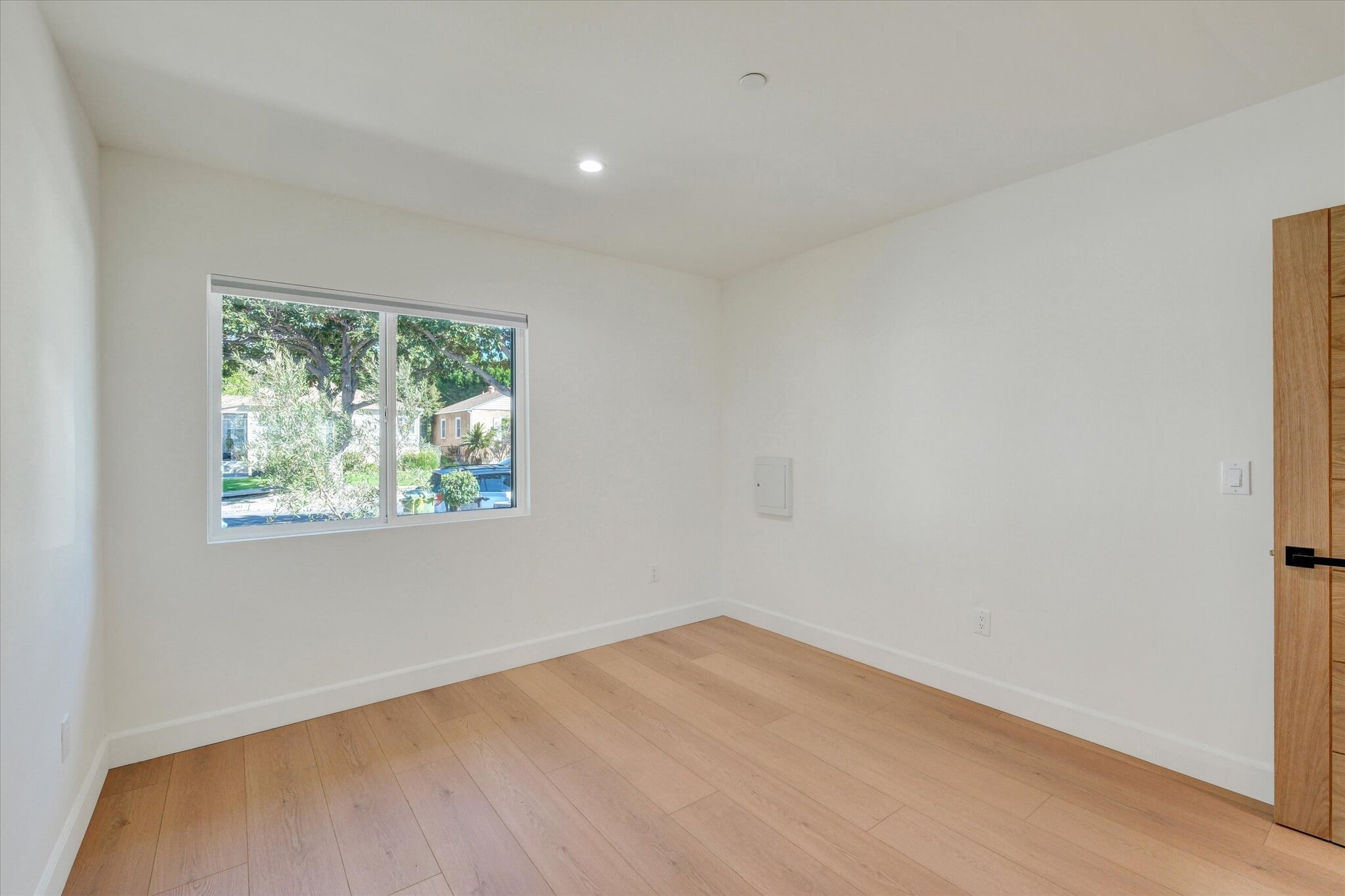 Building Photo - 5348 Thornburn St