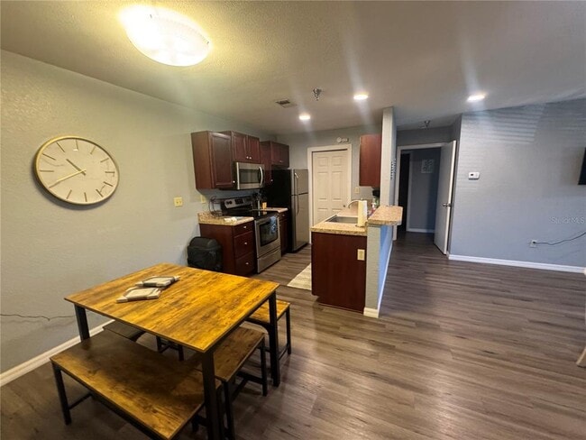 Building Photo - 10265 Gandy Blvd N