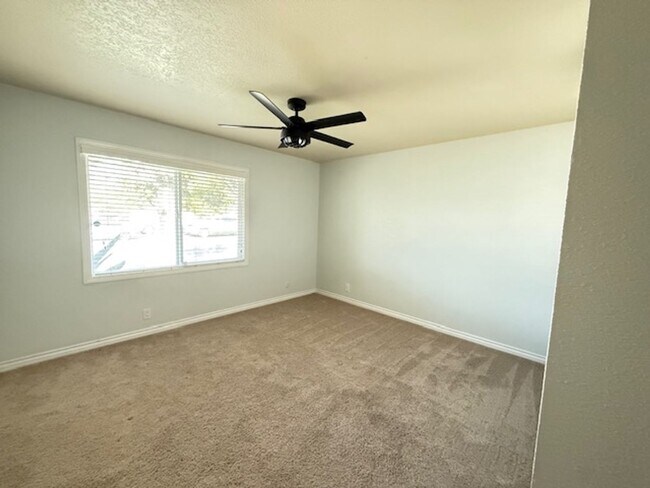 Building Photo - Large Corner lot with Lots of Curb Appeal