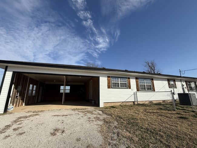 Building Photo - 1654 Ponderosa Rd