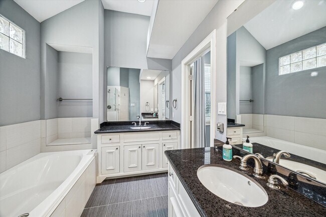 Building Photo - 3432 Cline St