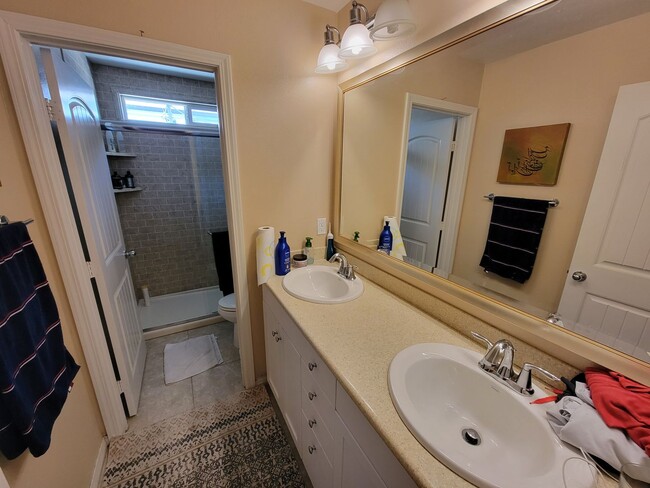 Building Photo - Highly Upgraded 3 Br 2 car garage