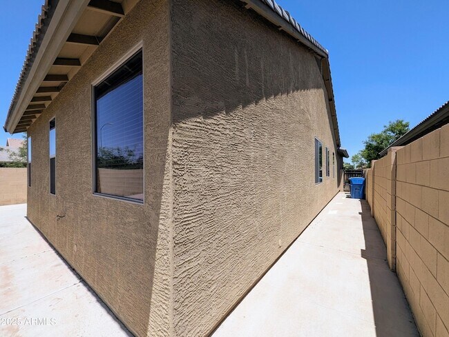 Building Photo - 3731 W St Kateri Dr