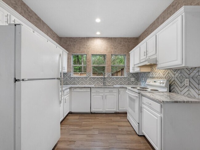 Building Photo - 142 N Magnolia Pond Pl