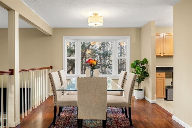 Building Photo - 168 Upton St