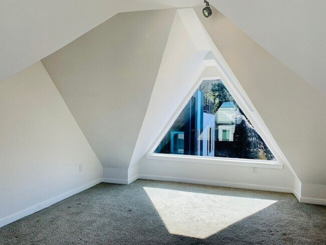 Building Photo - FAIRYTALE OF 2446 LLC ALKI