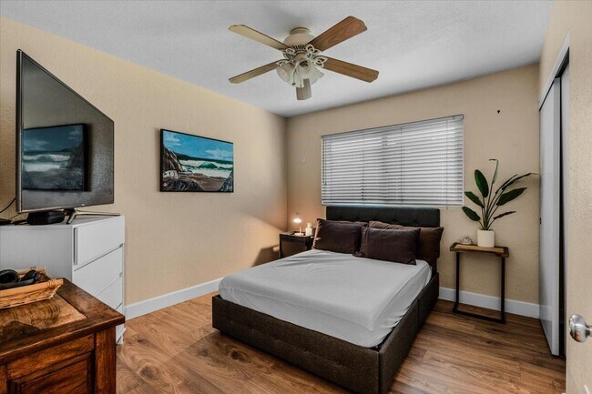 Building Photo - 53705 Avenida Diaz