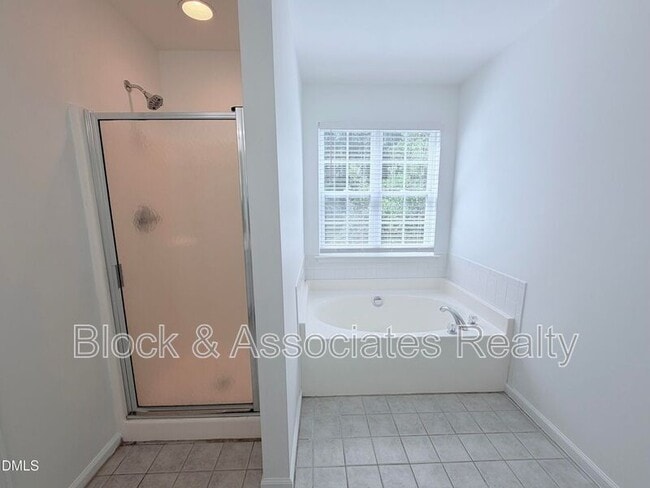 Building Photo - 9915 Wasser Ct