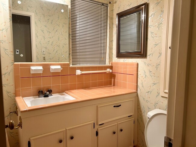 Building Photo - 7214 Sharpview Dr